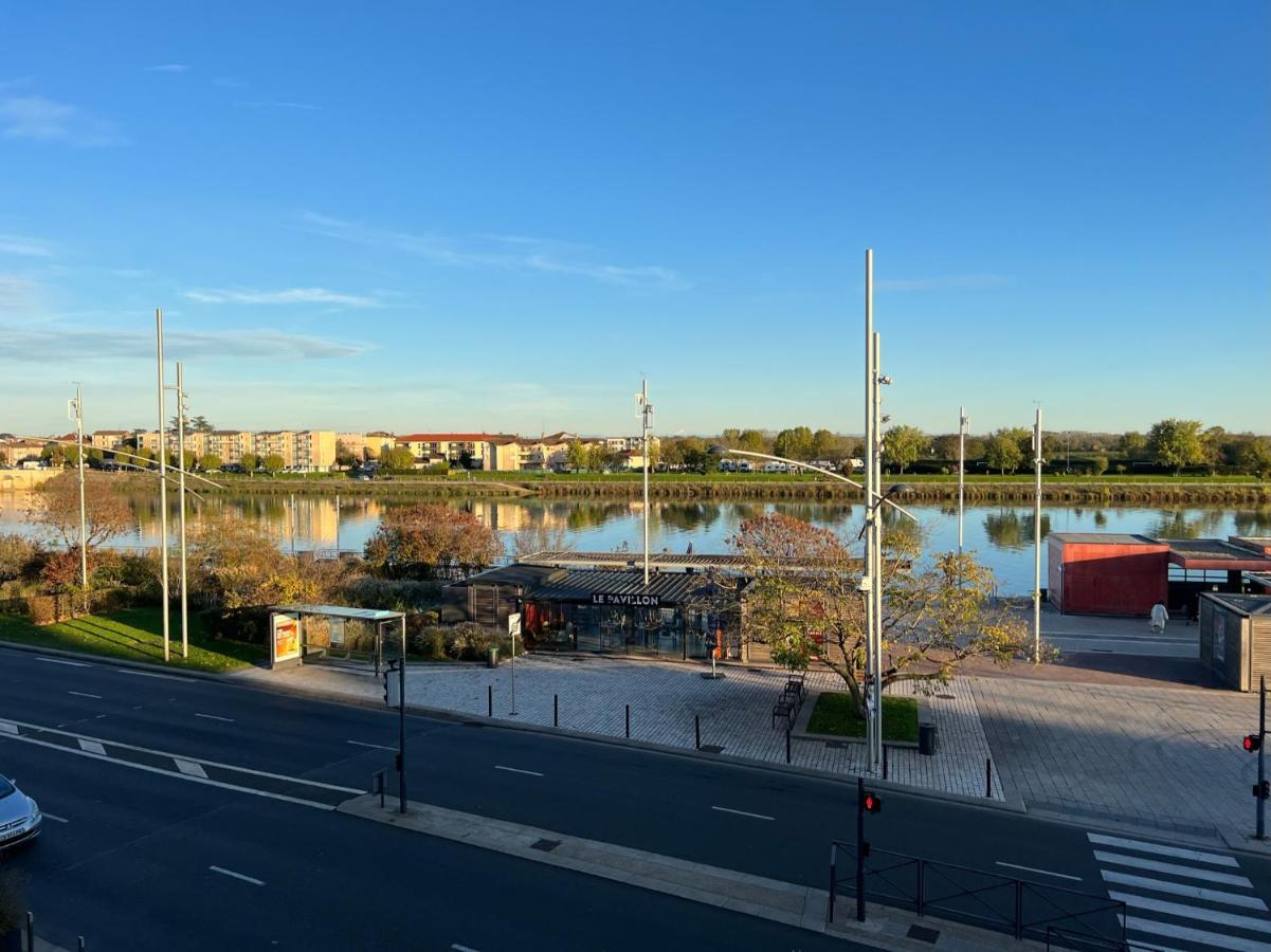 Le Lamartine - Vue Saone - Baignoire Ilot Mâcon エクステリア 写真